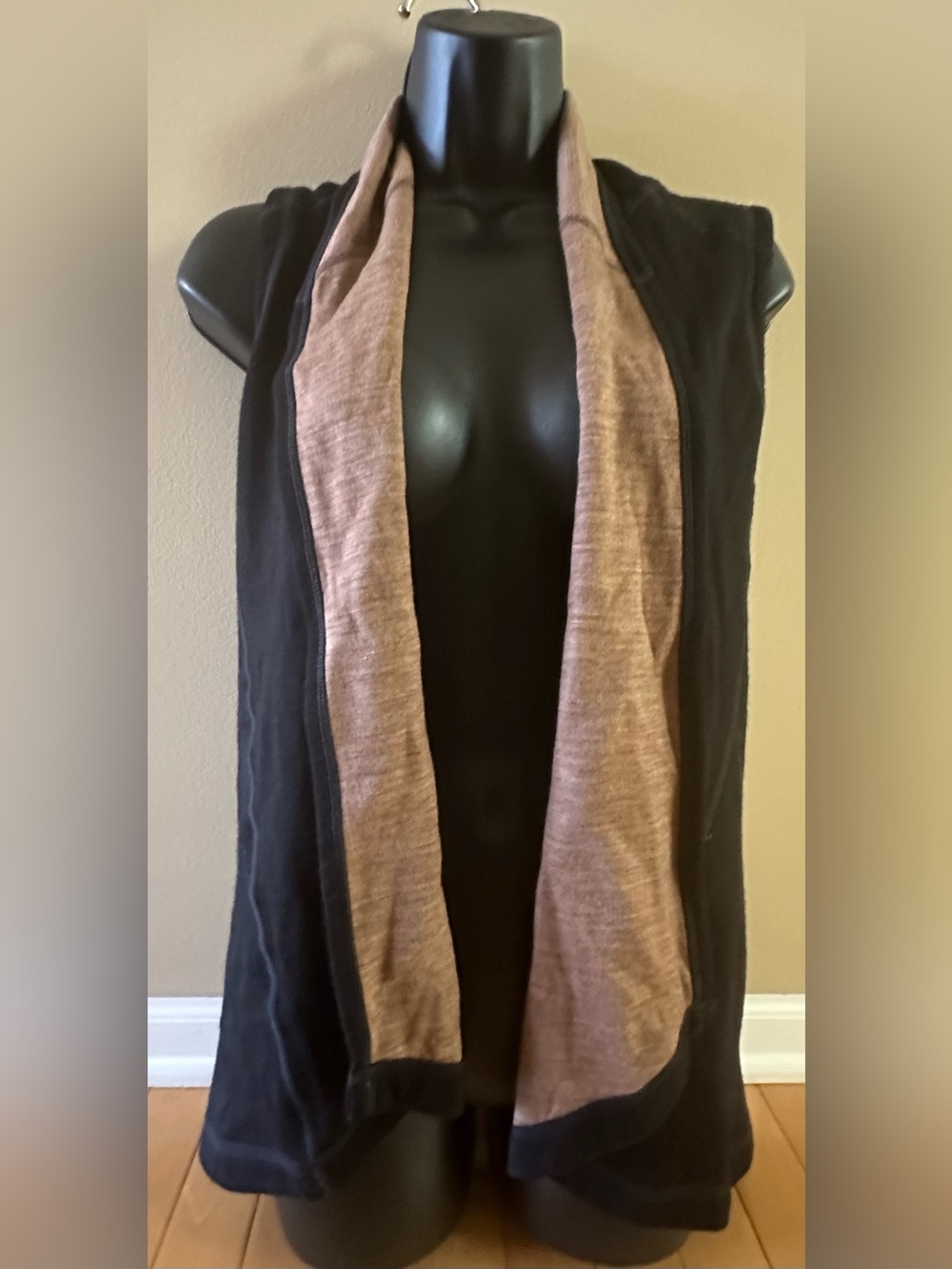 ibex reversible merino wool • shawl/vest • black/brown • size small